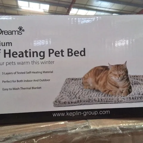 BoXED FURDREAMS SELF HEATING PET BED APPROXIMATELY 12