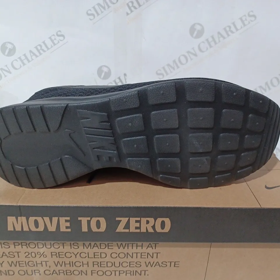 BOXED NIKE TANJUN BLACK TRAINERS - UK 10