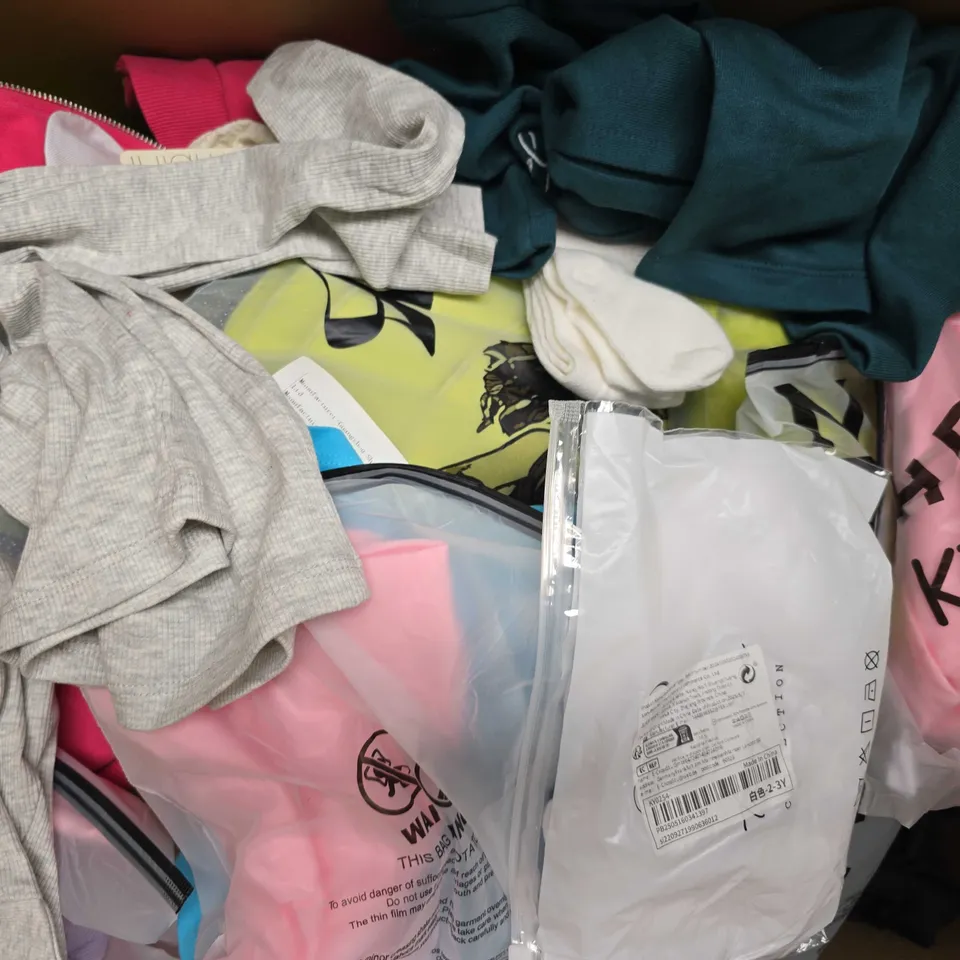 BOX OF APPROXIMATELY 25 ASSORTED KIDS CLOTHING ITEMS IN VARIOUS STYLES, SIZES, AND COLOURS - COLLECTION ONLY