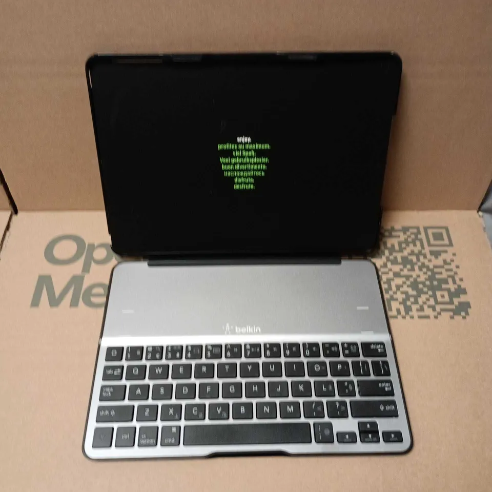 BOXED BELKIN QODE ULTIMATE LITE KEYBOARD CASE FOR IPAD AIR