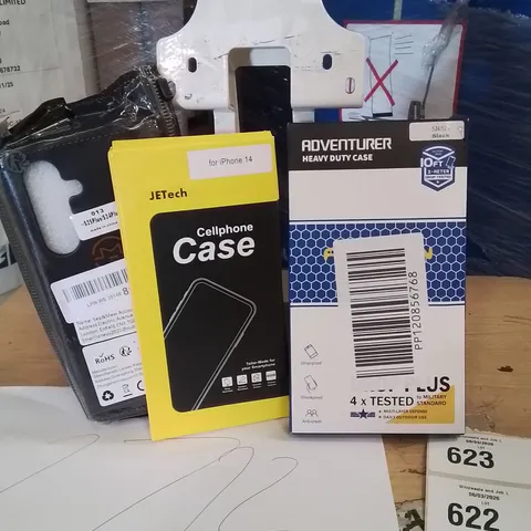 PALLET CONTAINING A LARGE QUANTITY OF