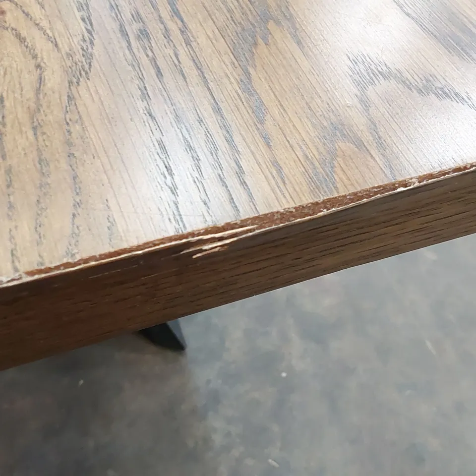 BRONX DINING TABLE