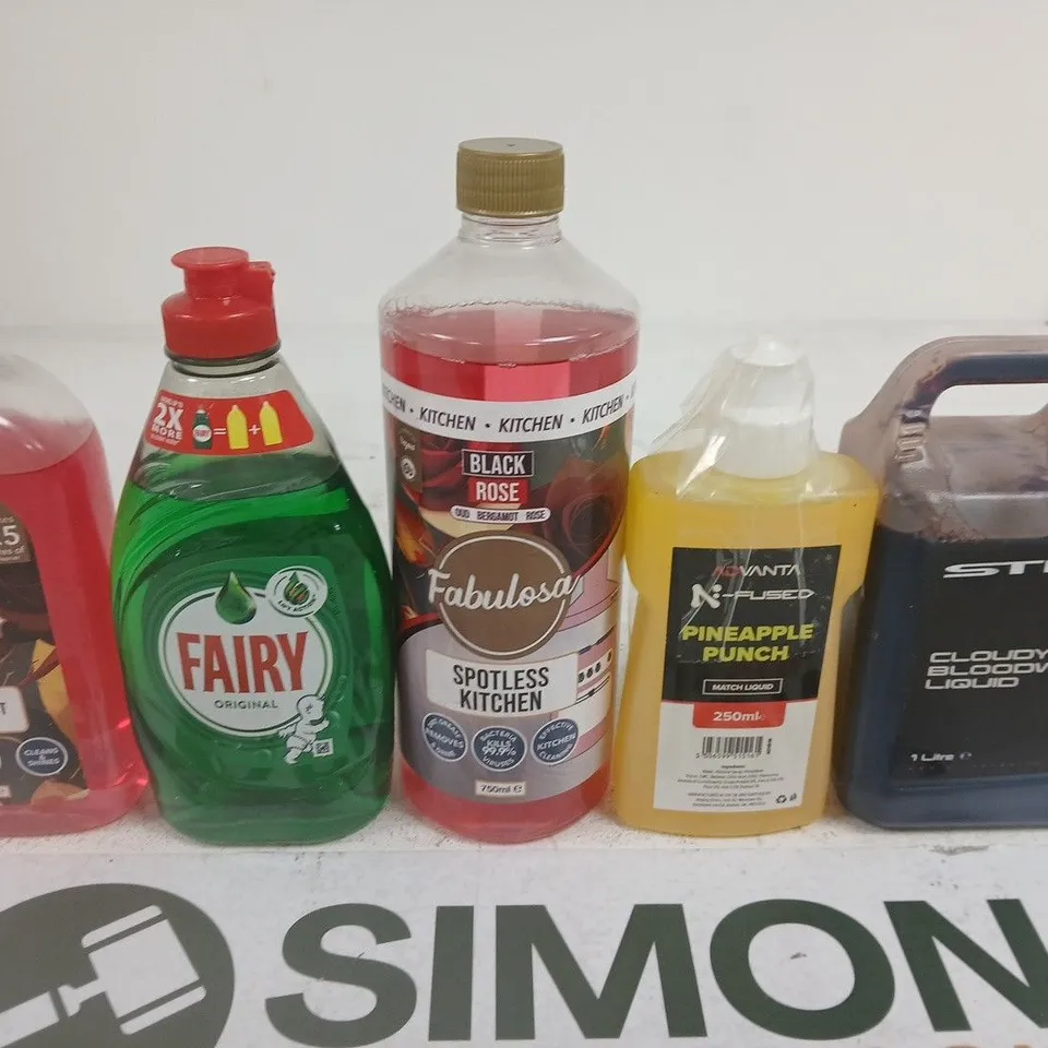 APPROXIMATELY 15 ASSORTED HOUSEHOLD PRODUCTS TO INCLUDE FAIRY , FABULOSA AND BLOODWORM LIQUID