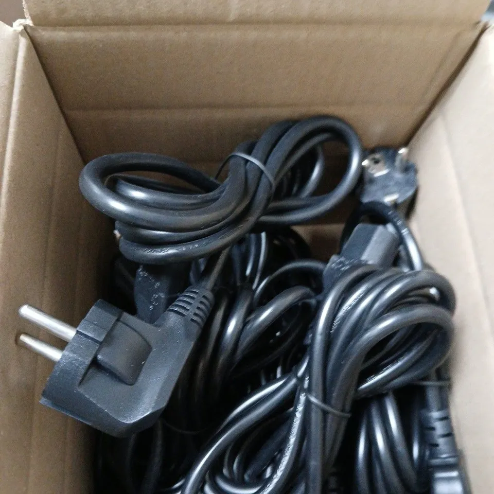 BOX OF APPROXIMATELY 10 POWER LEADS – EU MAINS PLUG 