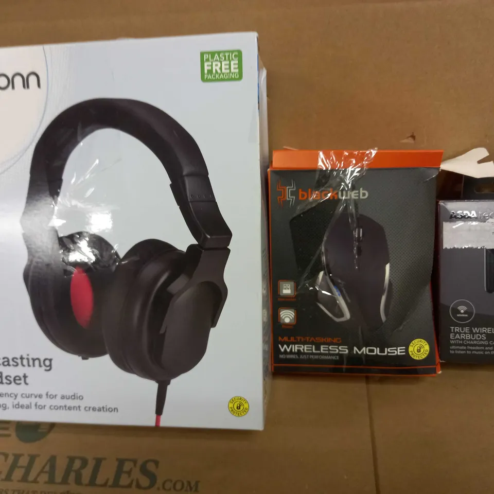 BOX OF APPROXIMATELY 20 ASSORTED ELECTRICAL ITEMS TO INCLUDE ONN PODCASTING HEADSET, BLACKWEB WIRELESS MOUSE, ASDA TECH TRUE WIRELESS EARBUDS, ETC