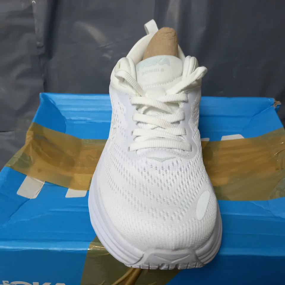 BOXED PAIR OF HOKA BONDI 8 TRAINERS IN WHITE - UK 4.5
