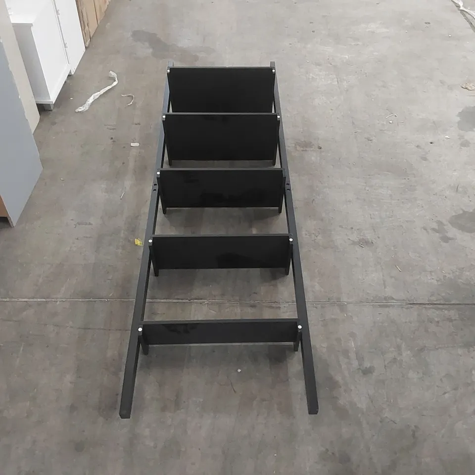 WOODEN LADDER BOOKCASE - BLACK