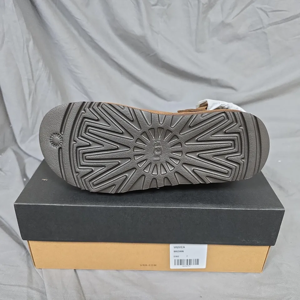 UGG Golden Coast Clog II Nubuck – Men's Brown Slippers, UK 7 