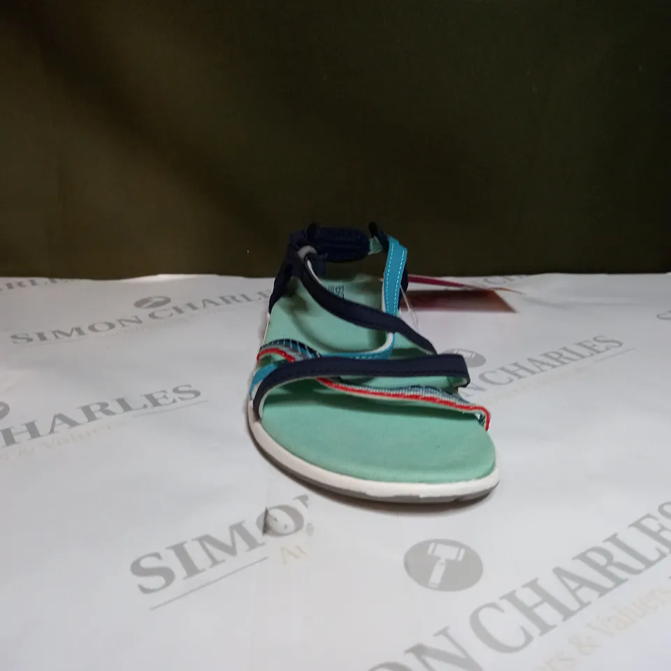 REGATTA LADY SANTA ROMA SANDALS SIZE 4