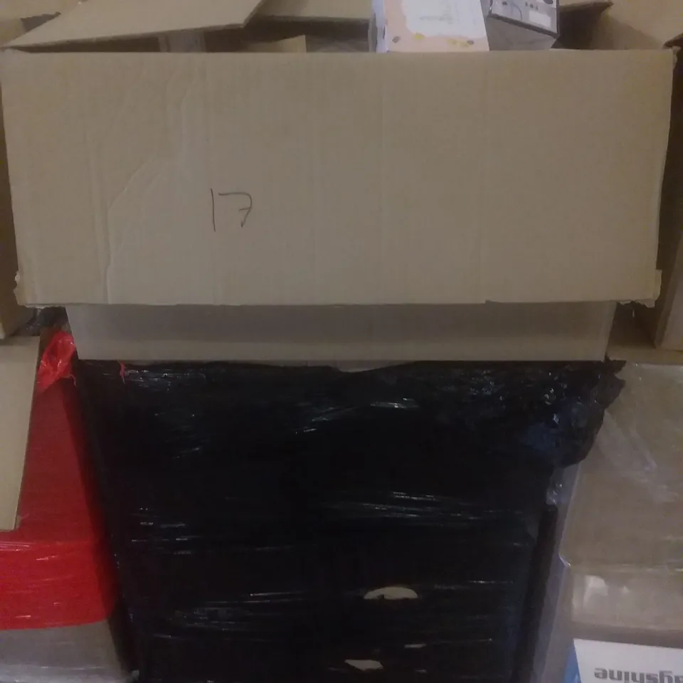 PALLET OF ASSORTED ITEMS INCLUDING PHOTO FRAME, FOUNTAIN FLASK, AC ELECTRIC AIR PUMP, CHRISTMAS WINDOW DECORATION 