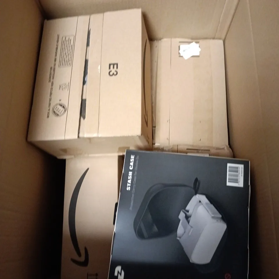 BOX OF APPROXIMATELY 8 STASH CASE PROTECTIVE CARRY CASE FOR OCULUS GO