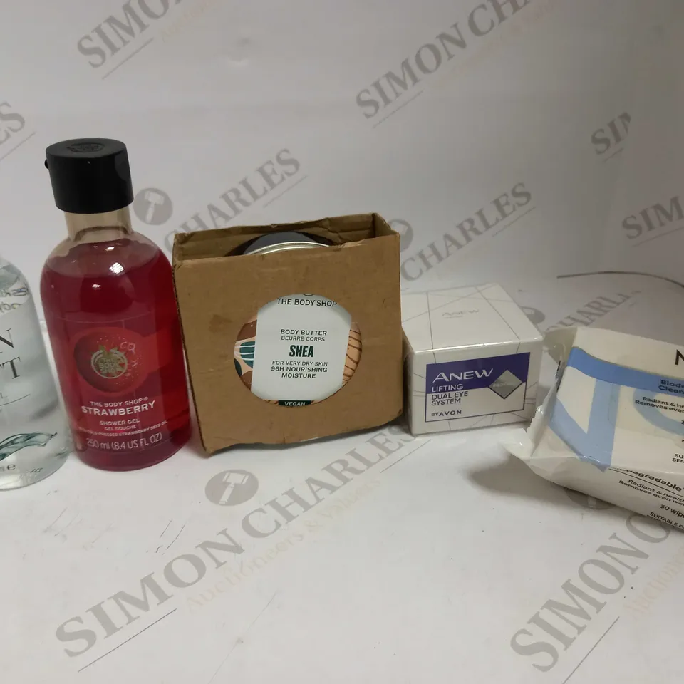 LOT OF APPROXIMATELY 20 ASSORTED HEALTH & BEAUTY ITEMS, TO INCLUDE THE BODY SHOP, AVON, NO 7, ETC