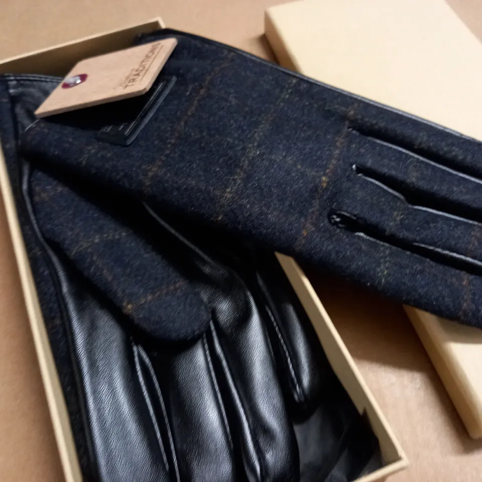 BOXED PAIR OF HERITAGE TRADITIONS GLOVES