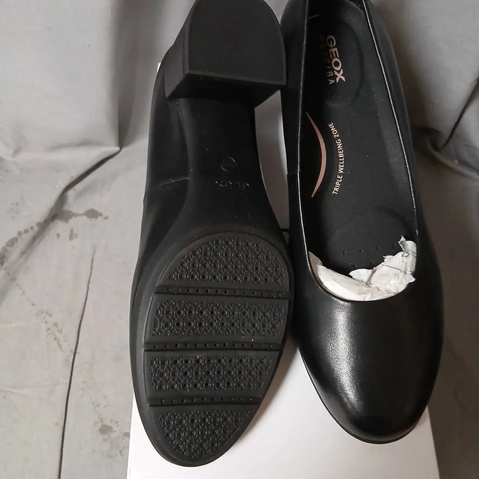 GEOX WOMEN’S BLACK LEATHER PUMPS, UK 6 (EU 39) – BOXED