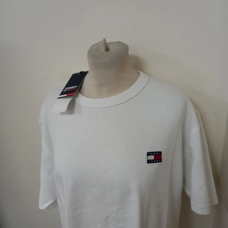 TOMMY HILFIGER LOGO CREW NECK T-SHIRT SIZE M