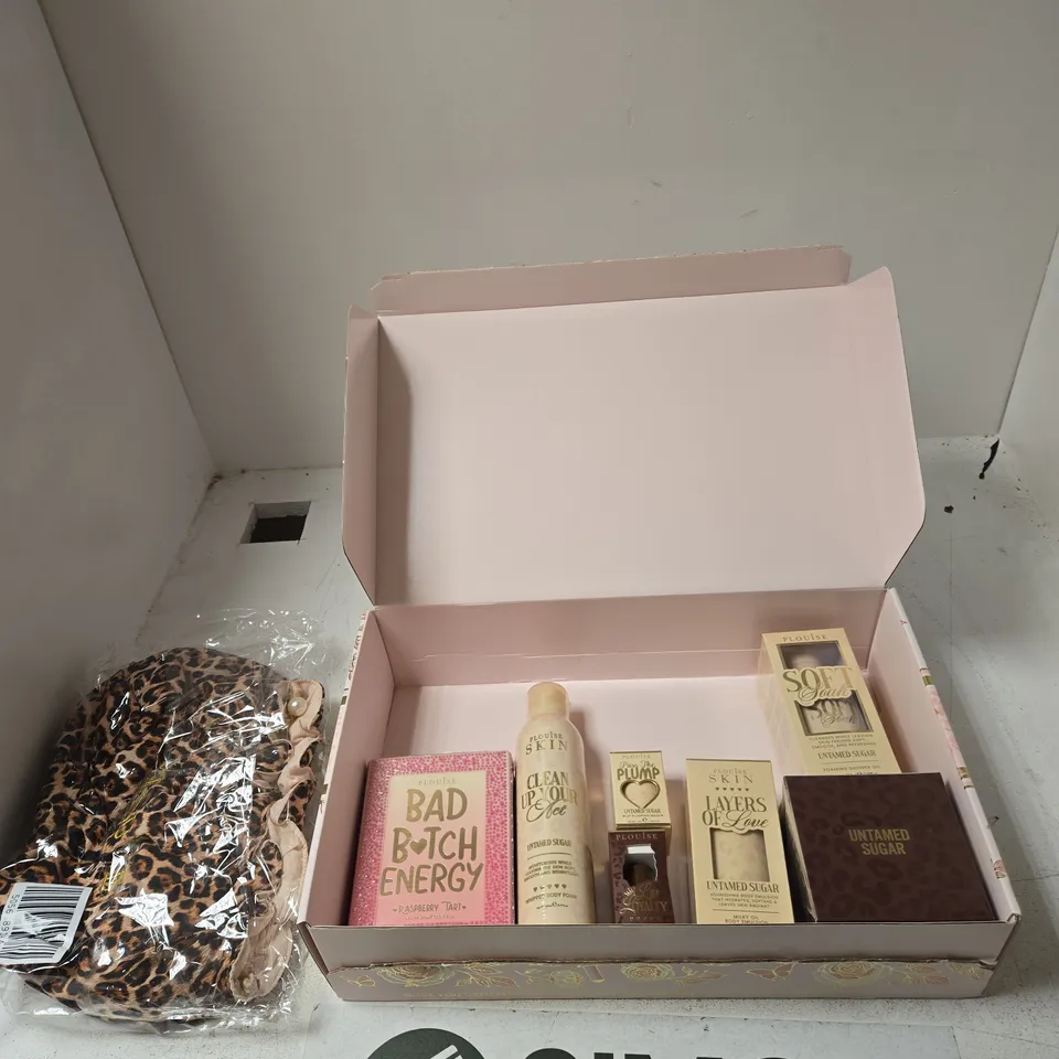 P LOUISE MAKE-UP SET – PINK FLORAL BOXED COSMETICS COLLECTION