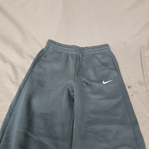 NIKE SPORTSWEAR SWEATPANTS β BLACK β SIZE S