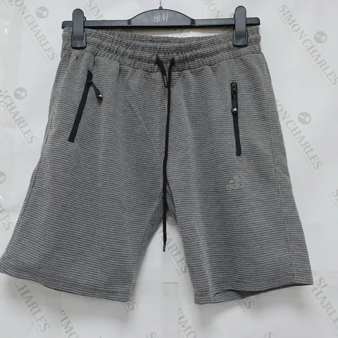 ADIDAS STRETCH WAIST SHORTS IN BLACK/GREY - MEDIUM