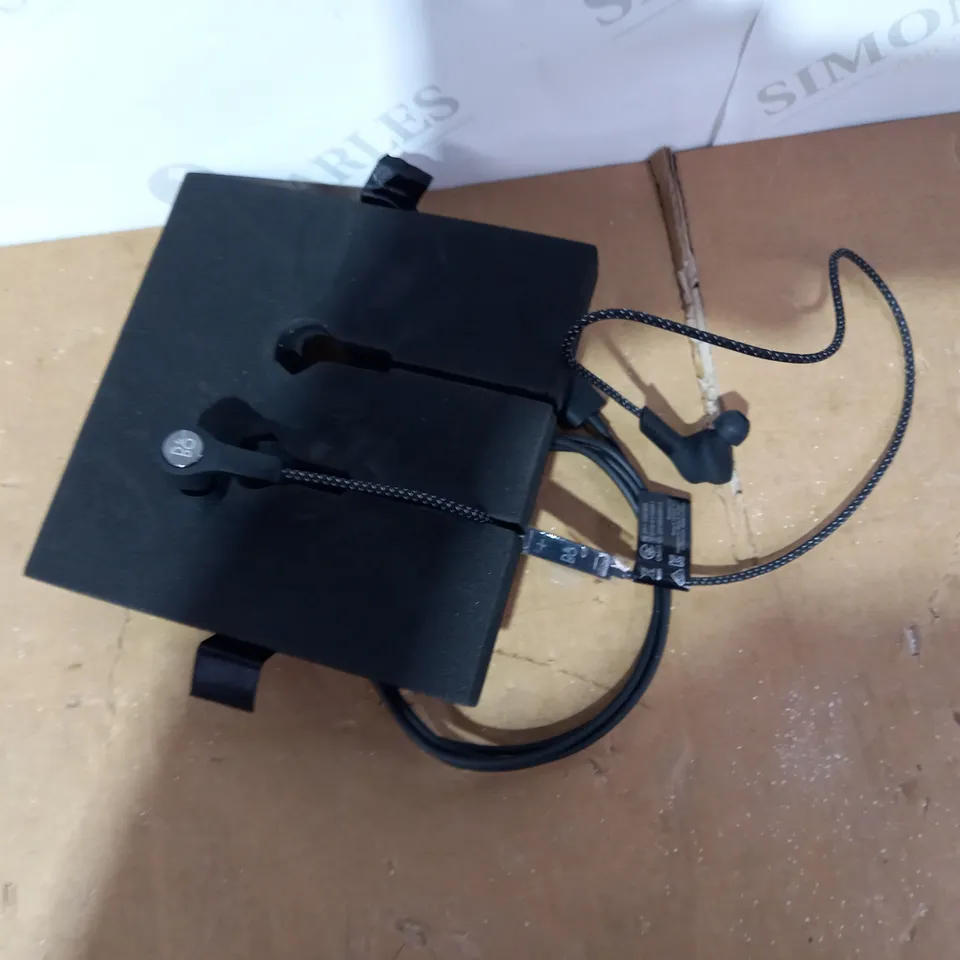B&O H5 WIRELESS EARPHONES - BLACK