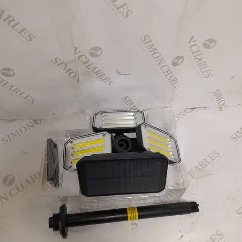 BOXED BELL & HOWELL 300 LUMENS BIONIC FLOODLIGHT