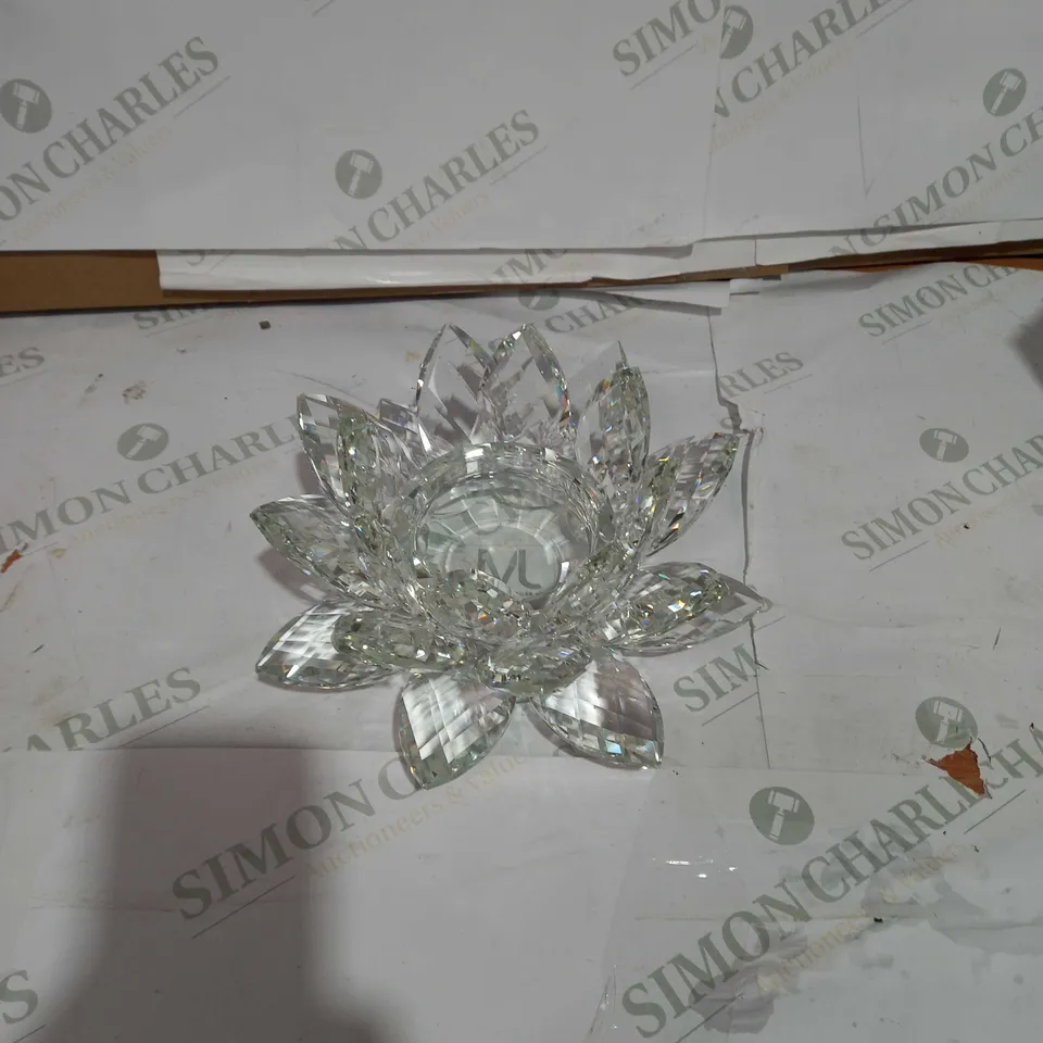 JULIAN MCDONALD LOTUS CANDLE HOLDER - CLEAR