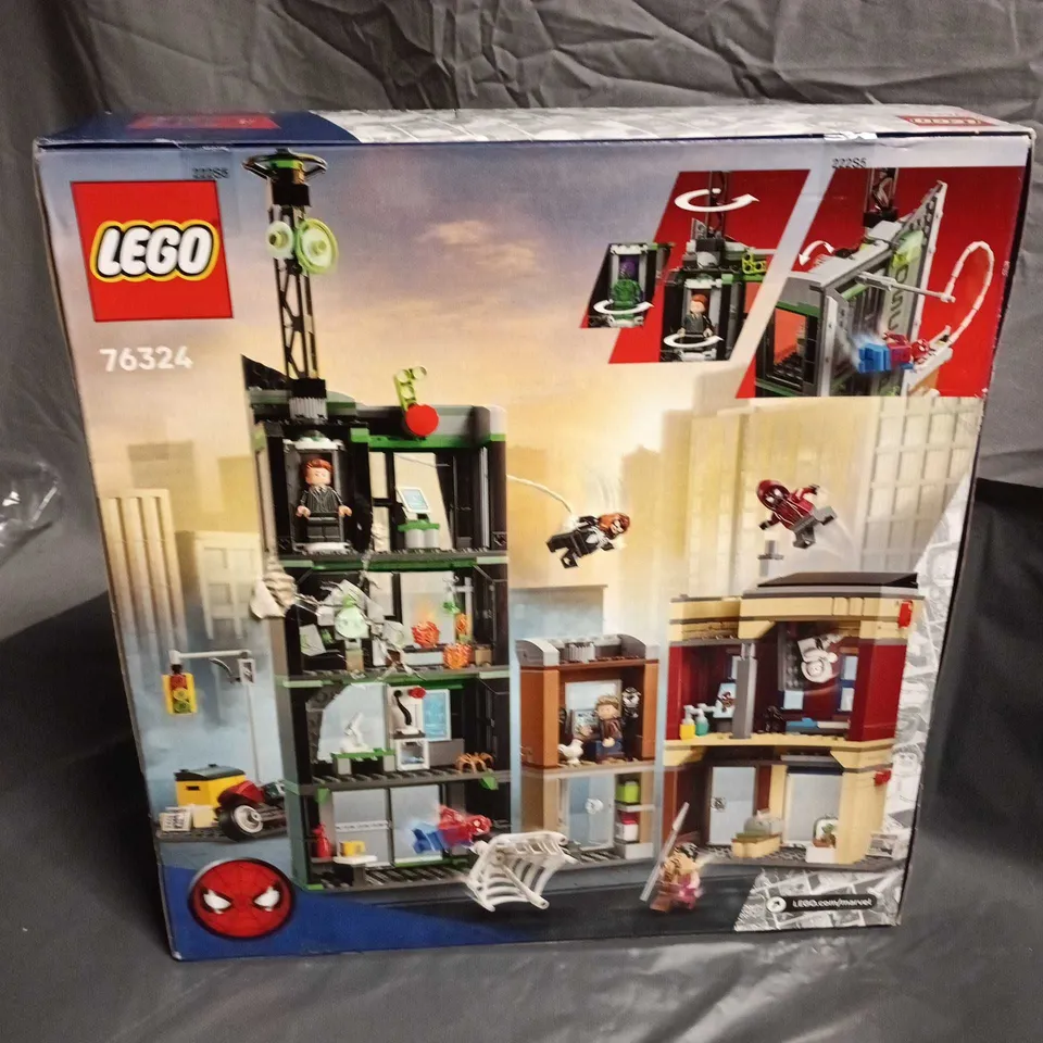 LEGO MARVWL SPIDER MAN VS OSCORP SET - 76324