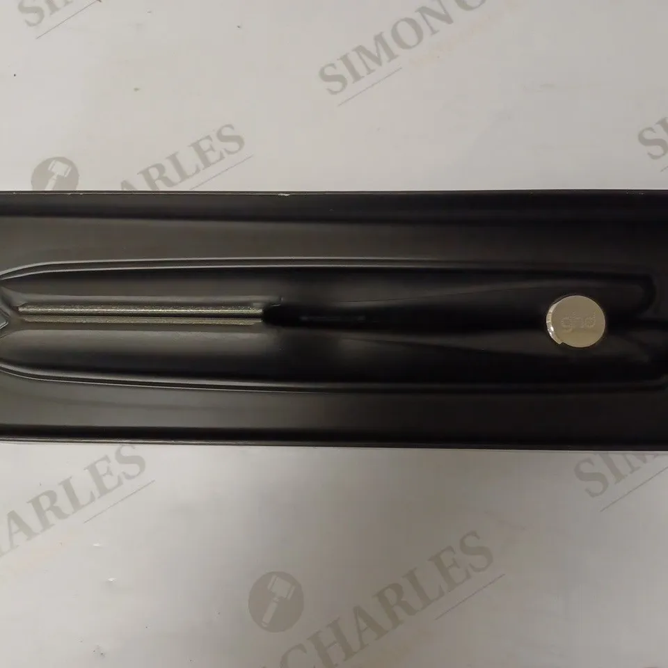 GHD MAX STYLER PROFESSIONAL HAIR STRAIGHTENERS - BLACK