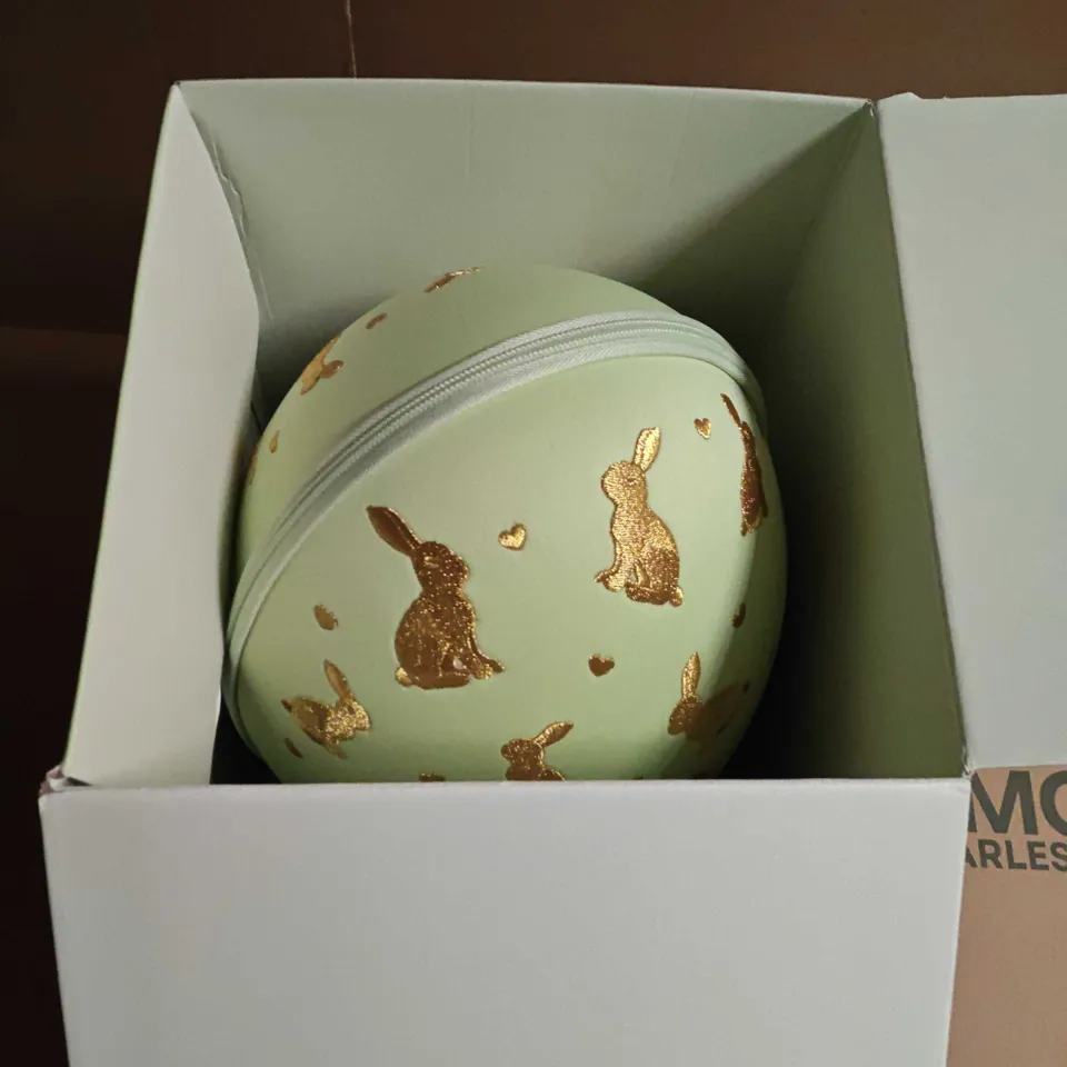 P LOUISE YOU'RE EGGSTRA SPECIAL COSMETICS BOX SET