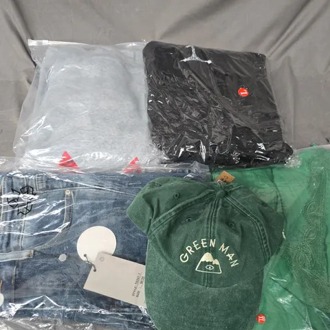 APPROXIMATELY 30 ASSORTED CLOTHING ITEMS IN VARIOUS SIZES, STYLES & COLOURS TO INCLUDE BRANDS SUCH AS LAULIA, BEECHFIELD, MNG, ETC - COLLECTION ONLY