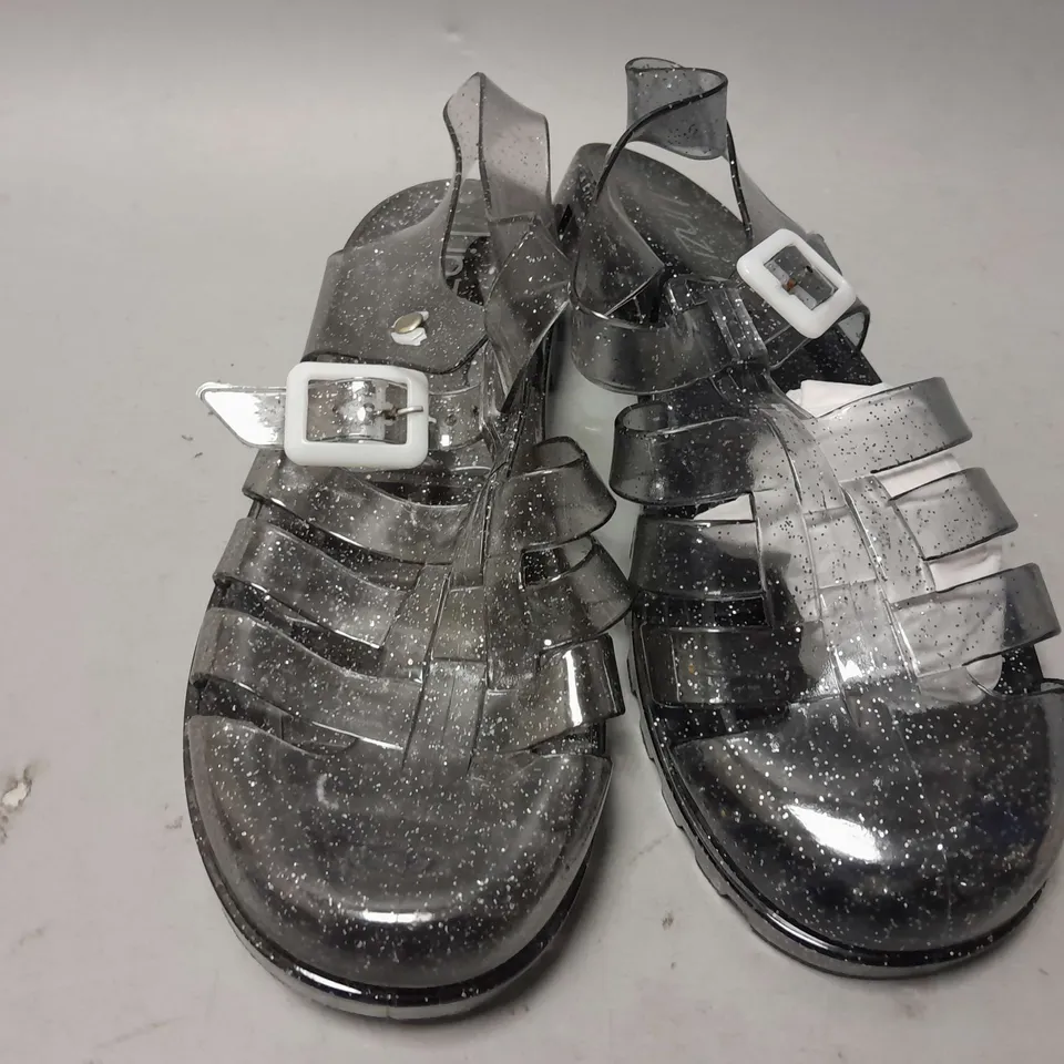 LARGE QUANTITY OF LINZI CLEAR GLITTER PLASTIC SANDALS IN VARIOUS SIZES
