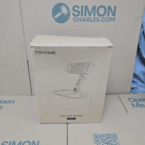 BOXED TRYONE PILLOW STAND