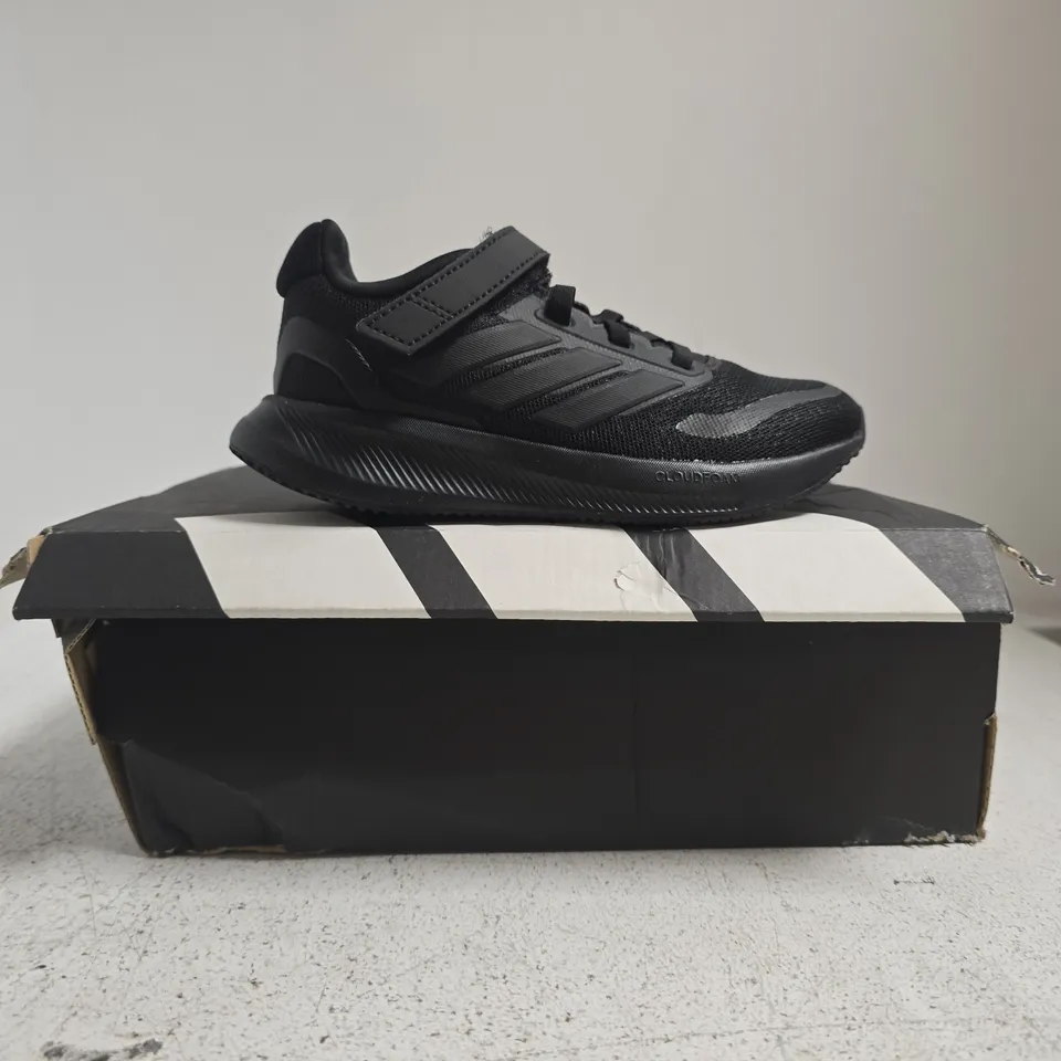BOXED PAIR OF ADIDAS KID'S RUN FALCON 5 TRAINERS IN BLACK SIZE UK 11K