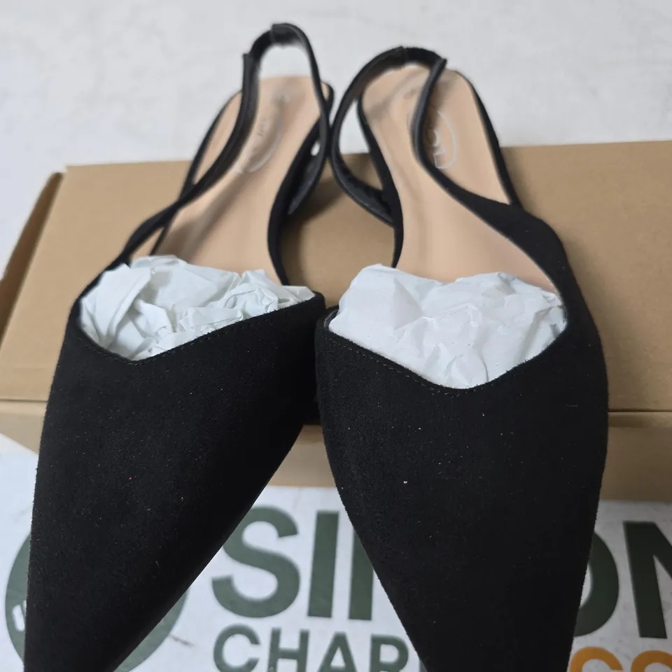 BOXED SPOT ON SHORT HEEL SHOES, BLACK - SIZE 8