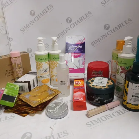 APPROXIMATELY 20 ASSORTED HEALTH AND BEAUTY PRODUCTS INCLUDING REVOLUTION HONEY BATH OIL, THE BODY SHOP, GOLD COLLAGEN EYE MASK