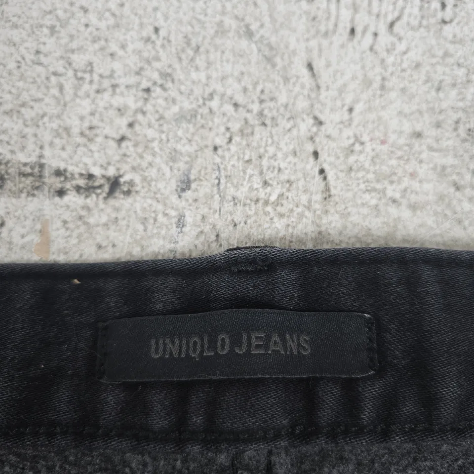 UNIQLO JEANS - BLACK HEATTECH TROUSERS (MEN) W36 L34