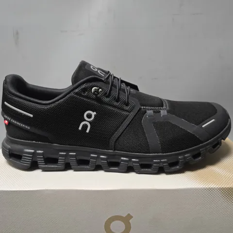 BOXED ON CLOUD 6 BLACK TRAINER - UK 11