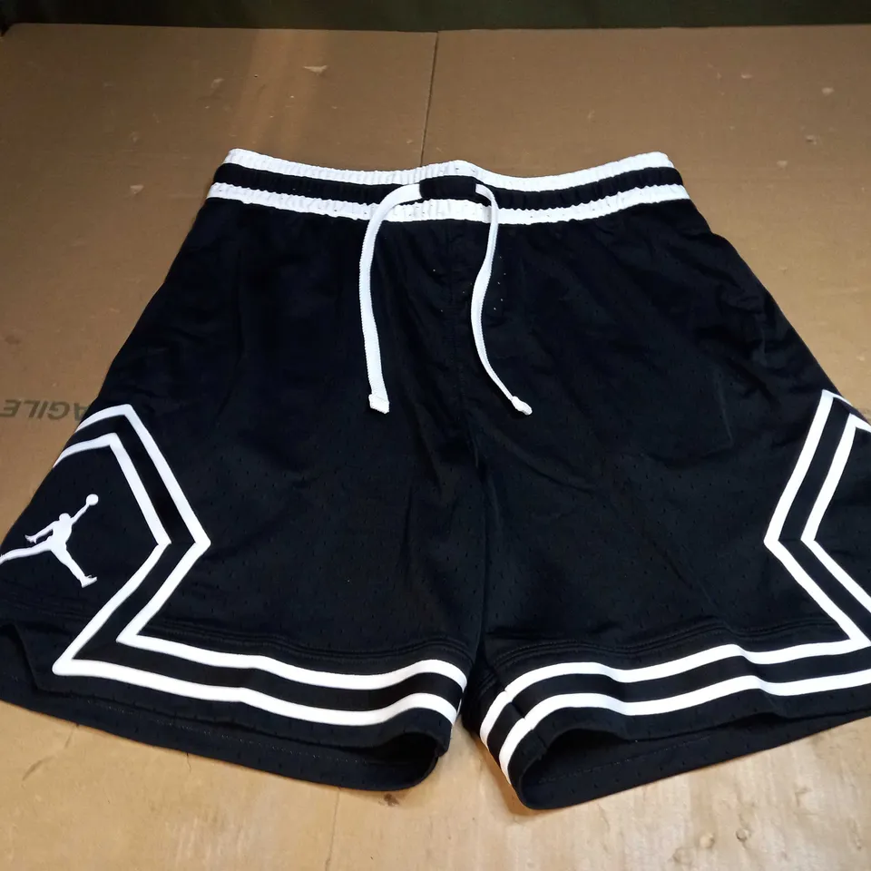 AIR JORDAN SHORTS SIZE L