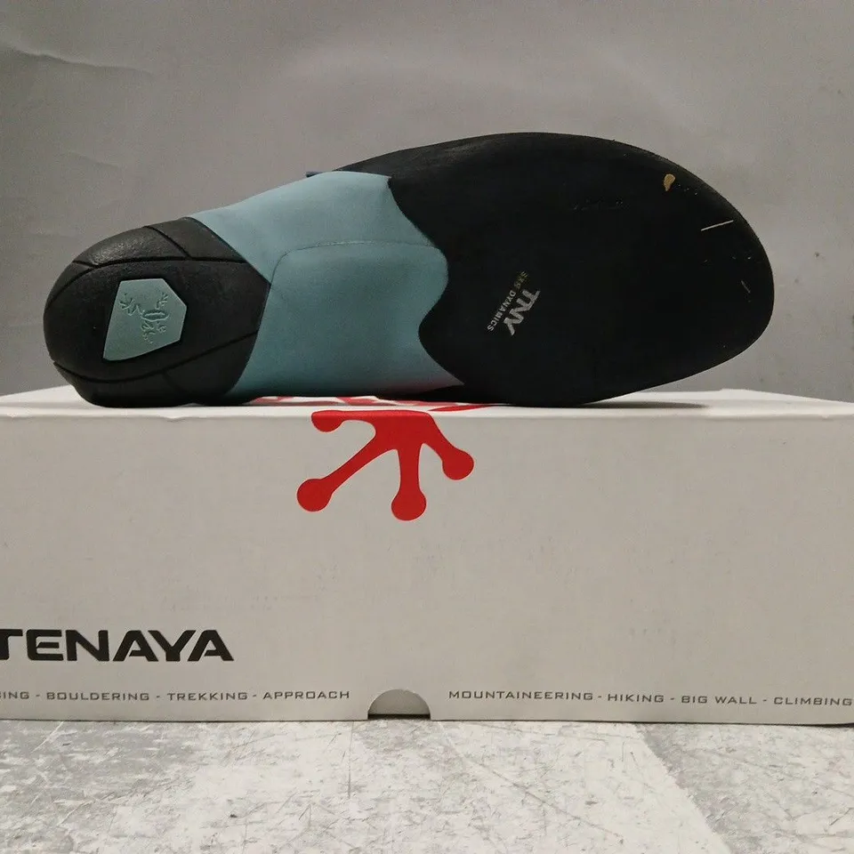 BOXED PAIR OF TENAYA MASTIA CLIMBING SHOES IN BLUE/BLACK SIZE UK 7