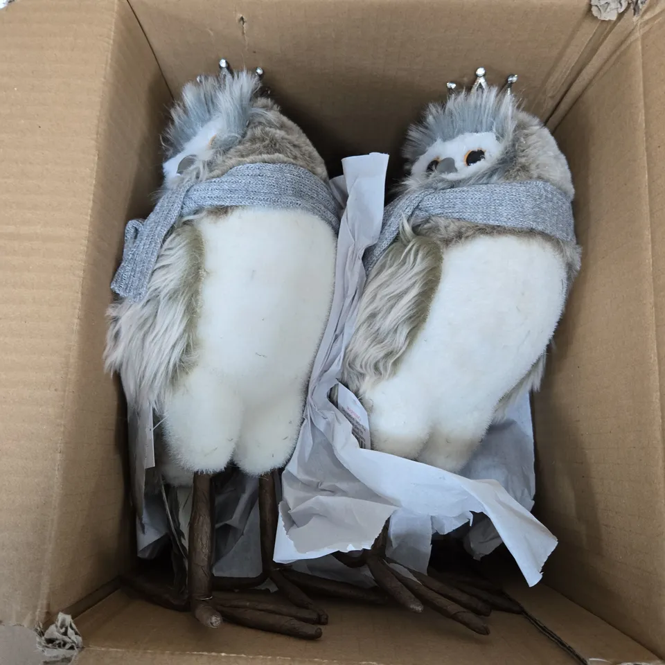 4 X GISELA GRAHAM FAUX FUR OWL WITH SCARF & CROWN ORNAMENTS 