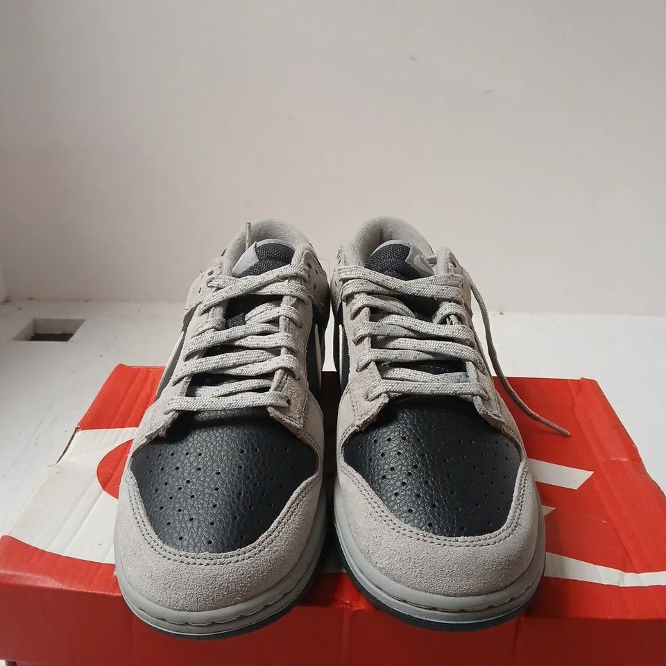 BOXED PAIR OF NIKE DUNK LOW SNEAKERS – GREY/BLACK (UK 8)