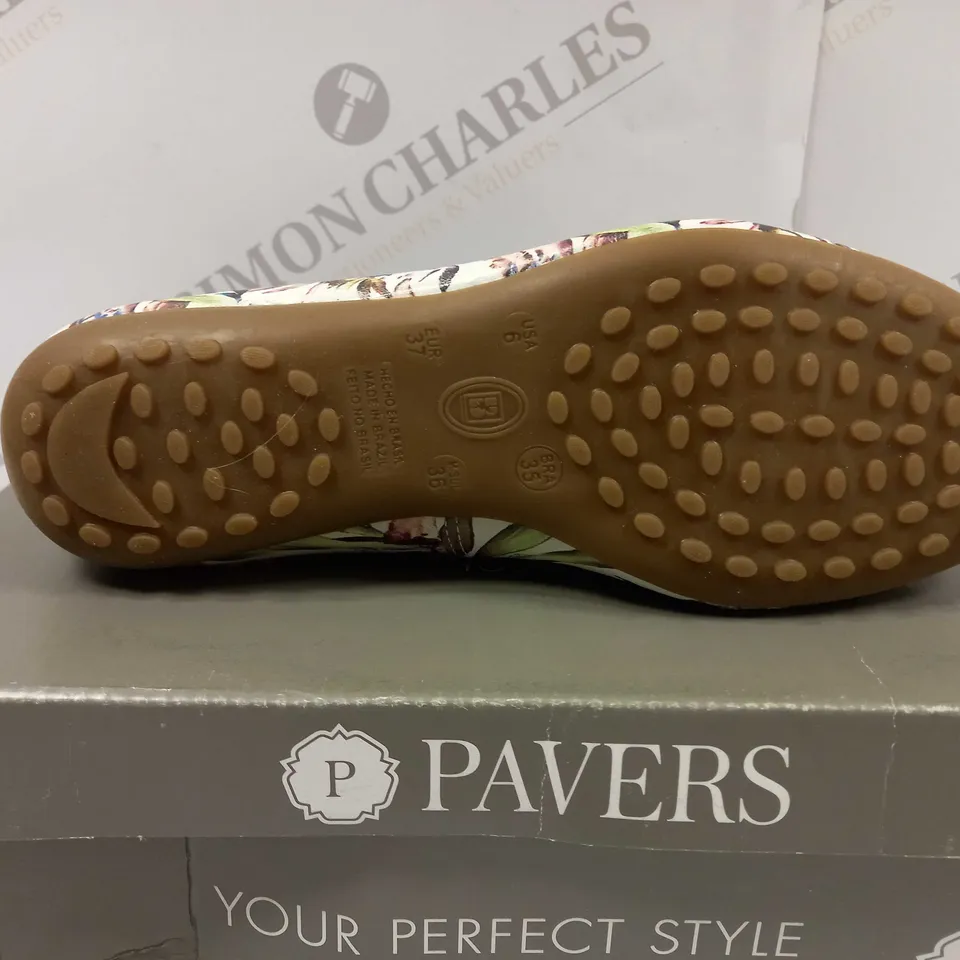 BOXED PAIR OF PAVERS FLORAL PRINT LEATHER BALLET PUMP UK SIZE 4 