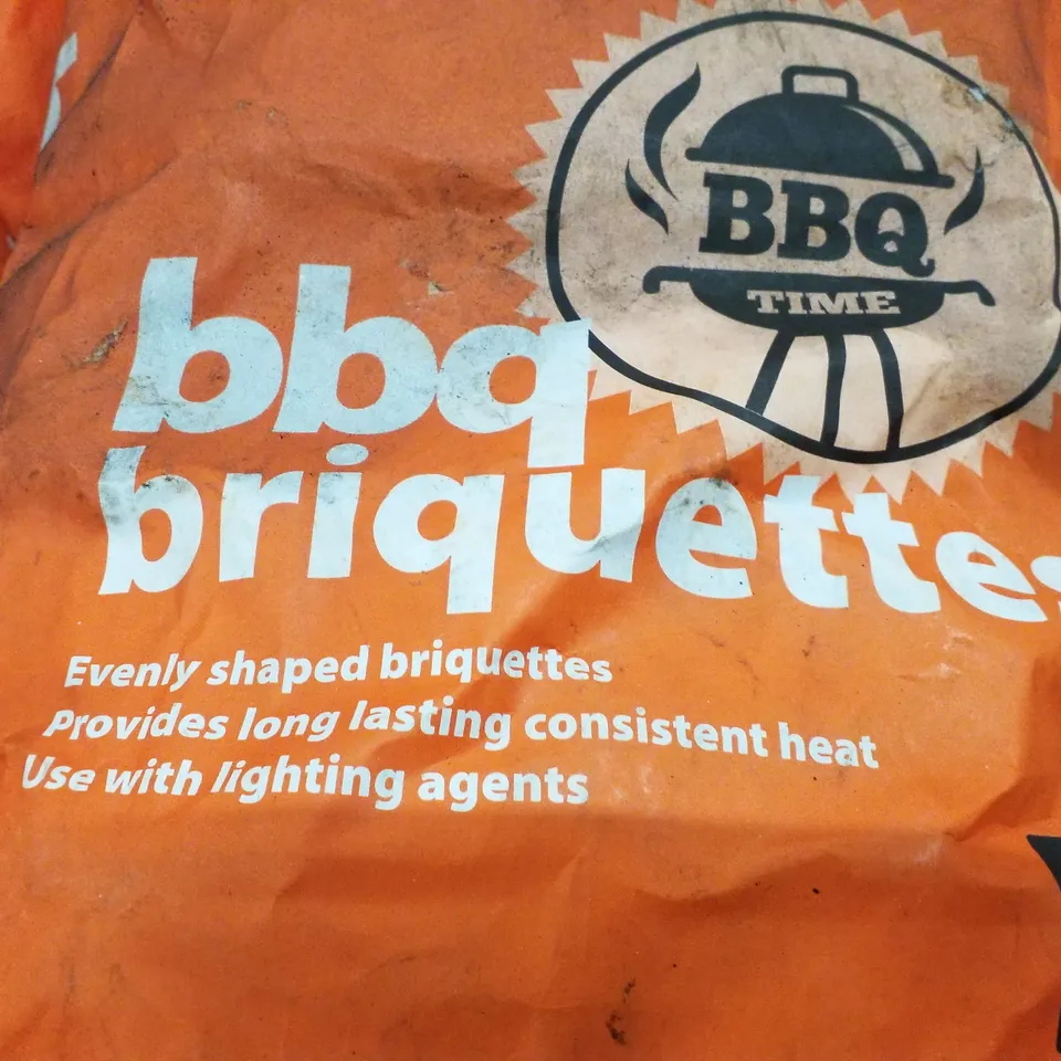 PALLET CONTAINING APPROXIMATELY 90 BAGS OF BARBECUE BRIQUETTES 