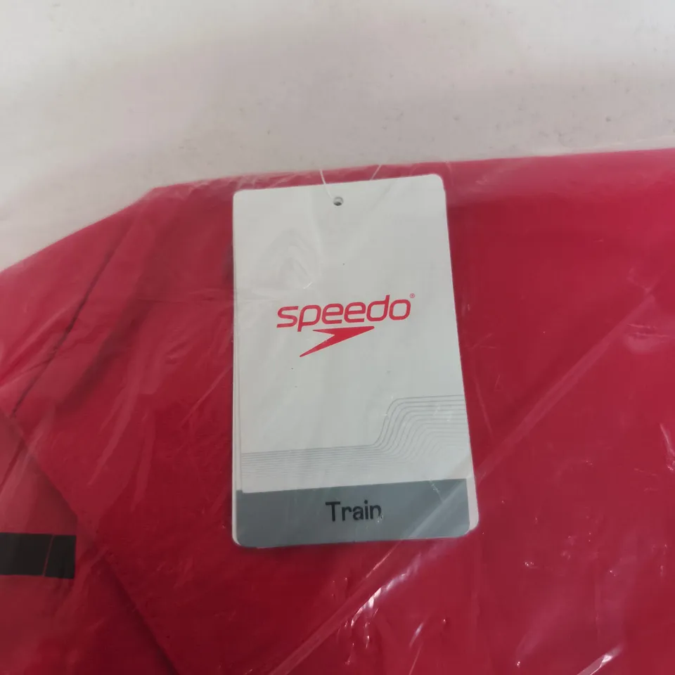 SPEEDO TRAIN RED GYM BAG – SEALED IN PACKAGING