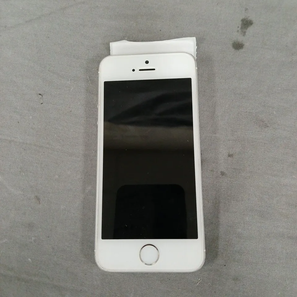 APPLE IPHONE 5S UNLOCKED – SILVER – 16GB. PHONE DOES NOT POWER ON