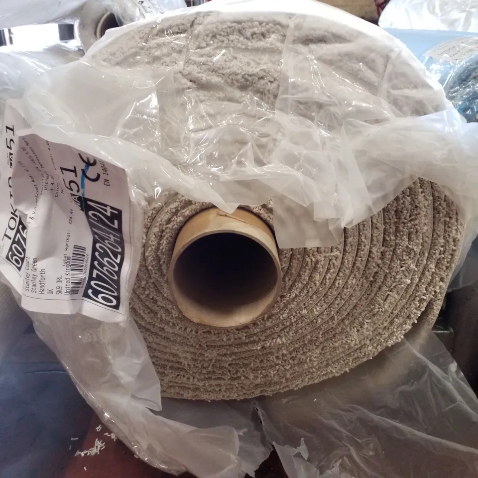 ROLL OF QUALITY ULTIMATE IMPRESSIONS MERIT CARPET APPROXIMATELY 15.5×4M
