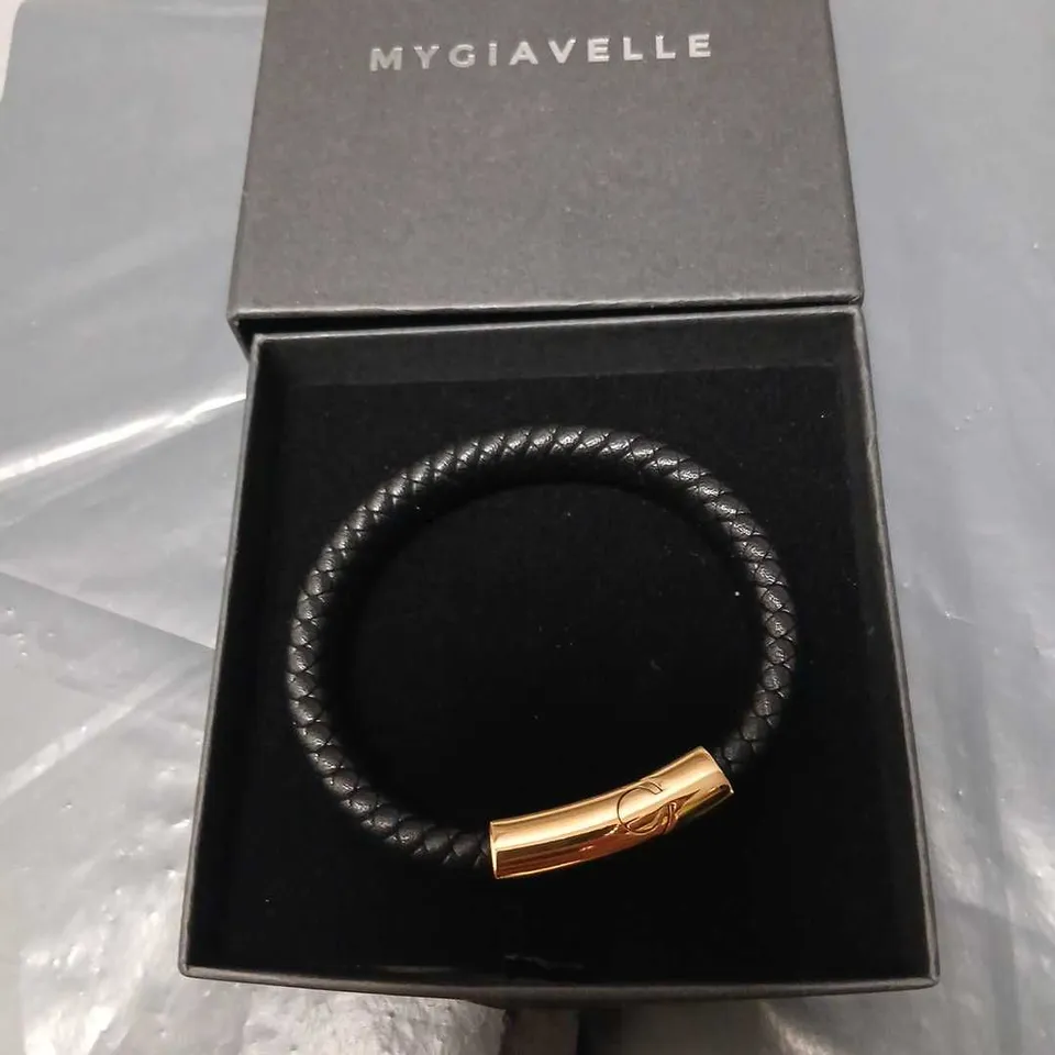 MYGIAVELLE BRAIDED BLACK LEATHER BRACELET WITH ROSE GOLD CURVED CLASP 