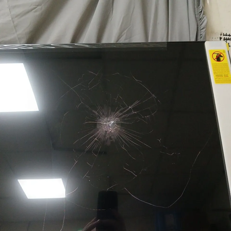 HISENSE 55'' MINI LED 4K UHD 55U8QTUK SCREEN DAMAGED BOXED