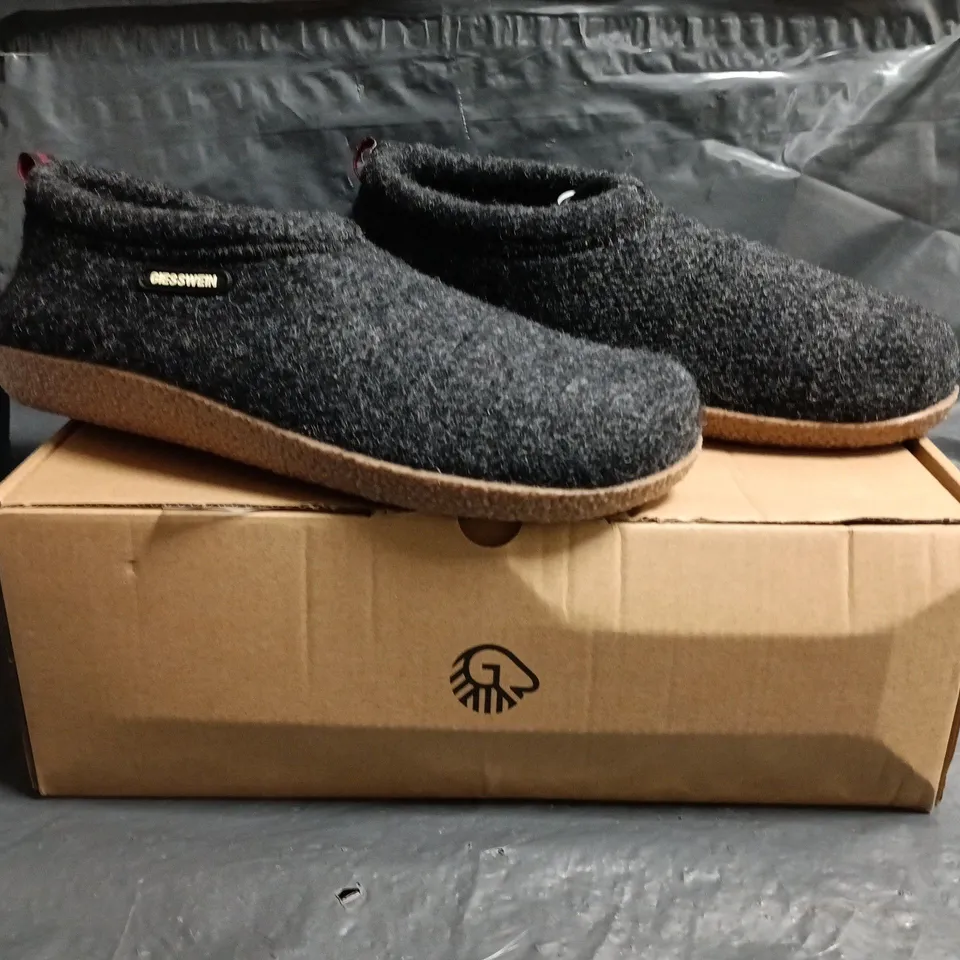 BOXED PAIR OF GIESSWEIN SHOES IN CHARCOAL SIZE UK 8