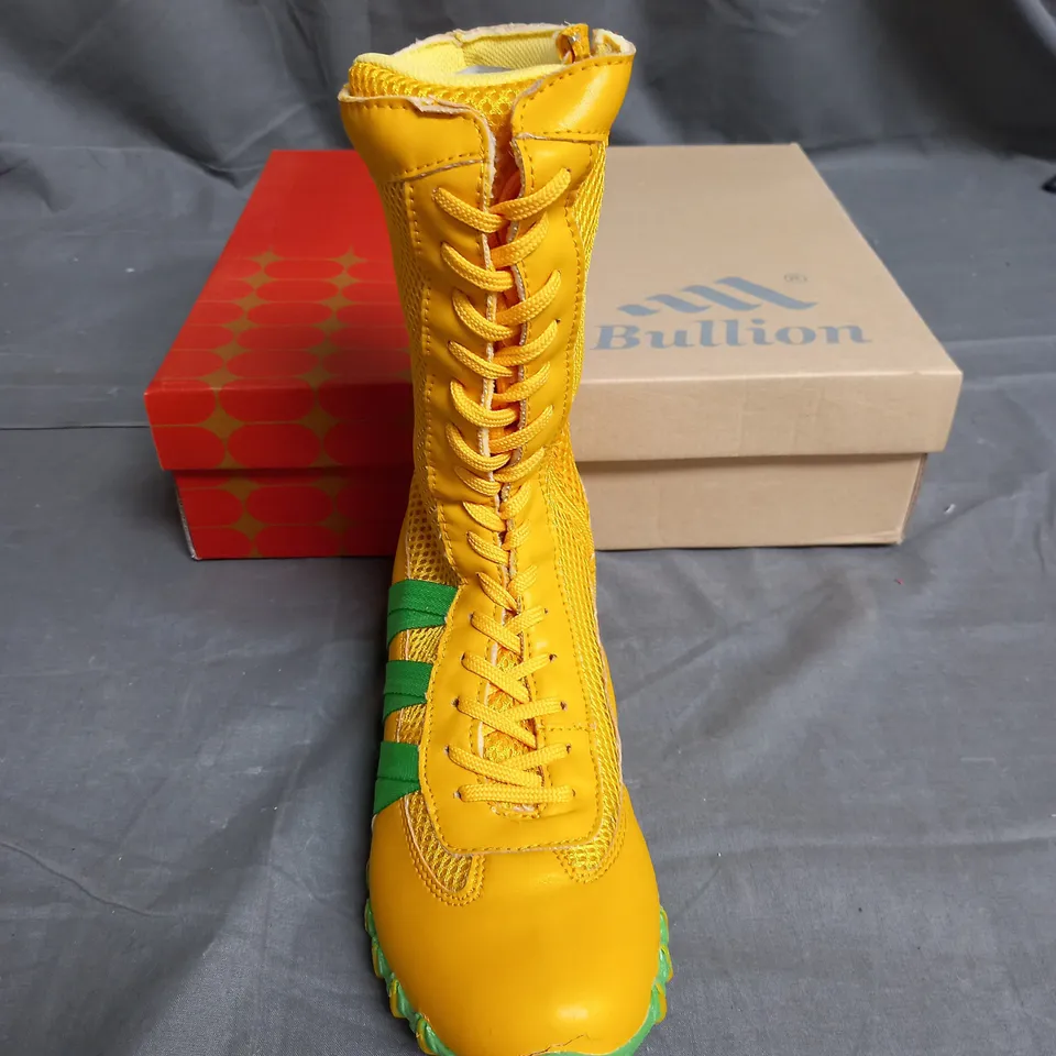 BOX OF 12 PAIRS OF BUILLON BOOTS IN YELLOW/GREEN - VARIOUS SIZES
