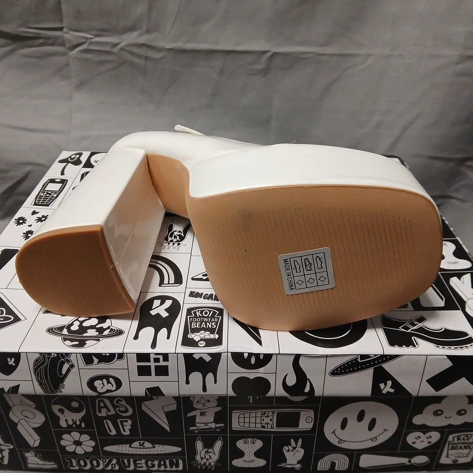 BOXED KOI DARKBLOOM WHITE HEELS - UK 3
